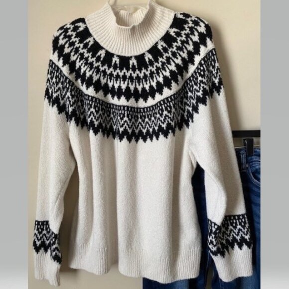 Old Navy Cream-n-Black Mock Neck Print Sweater - Picture 1 of 3